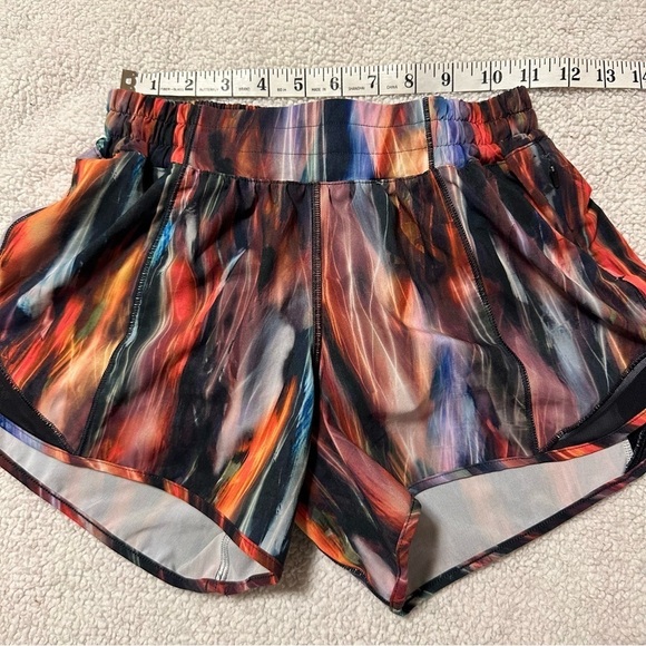 Lululemon Hotty Hot Shorts High-Rise Long 4" Chroma Fusion Multi Black - Picture 4 of 11